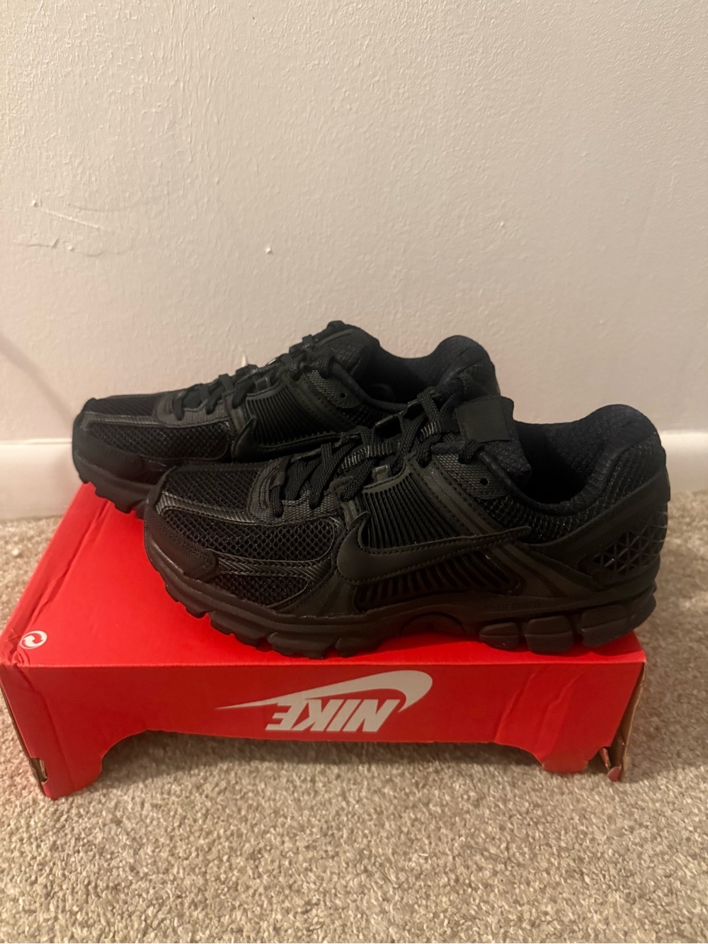 Nike Men's Black Mesh Athletic Sneakers